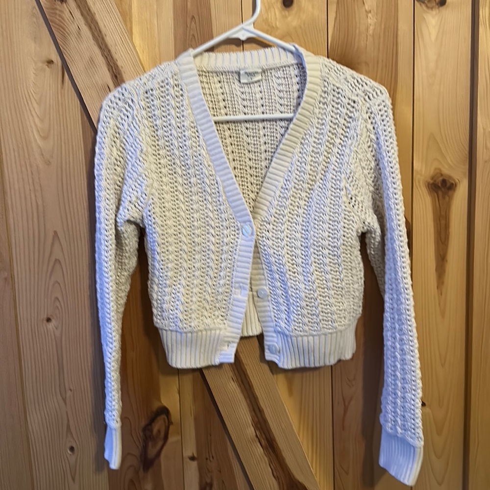 Women's size small Abercrombie sweater.